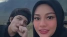 Pasangan Atta Halilintar dan Aurel Hermansyah sedang berlibur ke Bromo&period; Yuk kita lihat potret mereka tampil semakin mesra&excl;