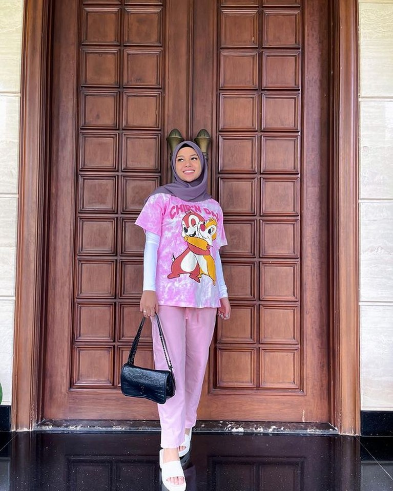 Aurel Hermansyah mantap berhijab setelah menikah dengan Atta Halilintar. Yuk kita intip penampilannya kini!