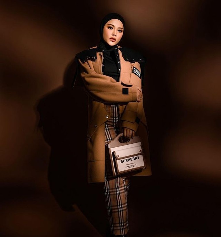 Aurel Hermansyah mantap berhijab setelah menikah dengan Atta Halilintar. Yuk kita intip penampilannya kini!