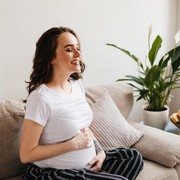 Tetap Cantik dan Sehat, Ini 5 Tips Perawatan Kulit untuk Ibu Hamil