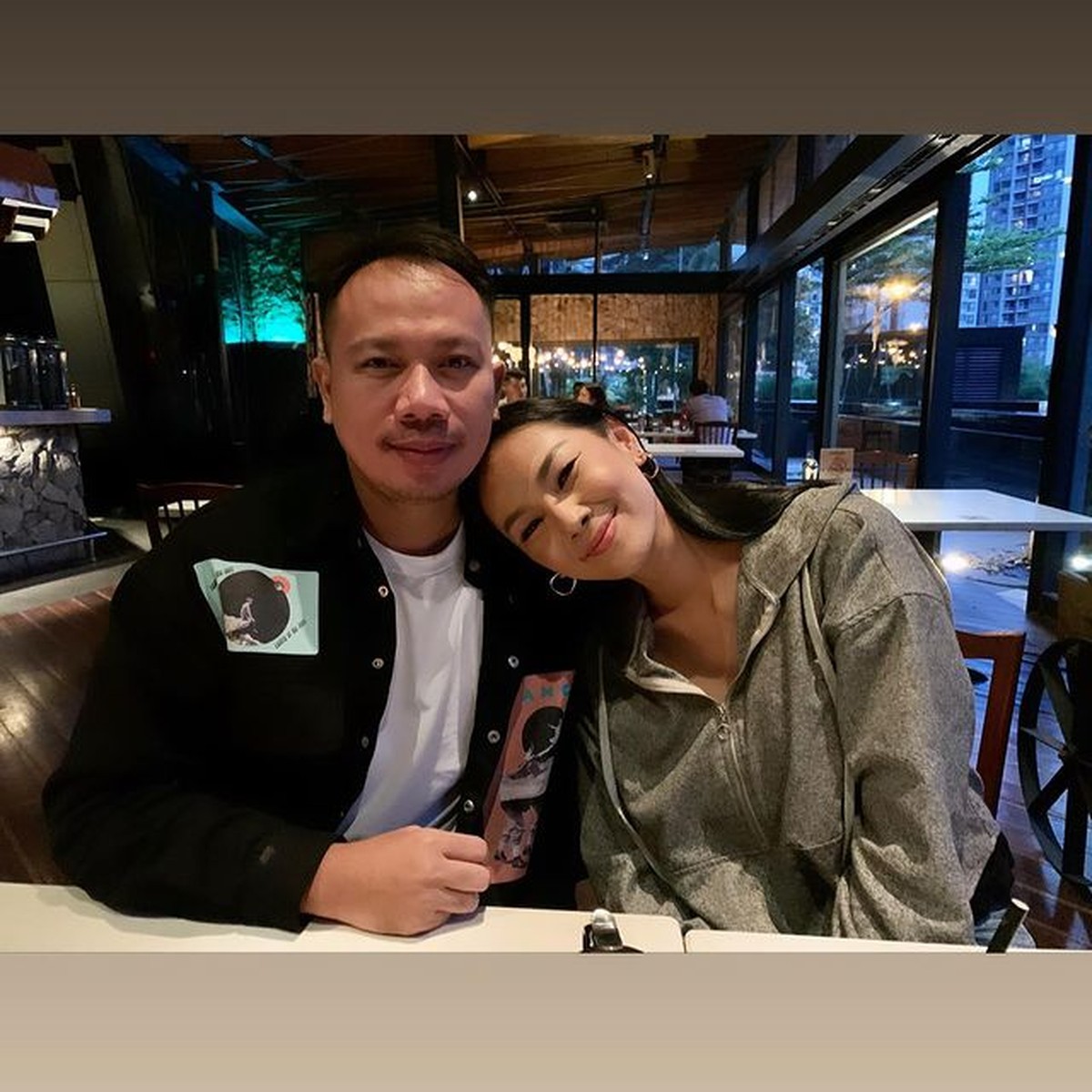 Vicky Prasetyo mengungkapkan unek-uneknya terhadap Kalina bahkan ia mengaku terpaksa menikahi Kalina&period; Yuk intip keromantisan mereka&excl;