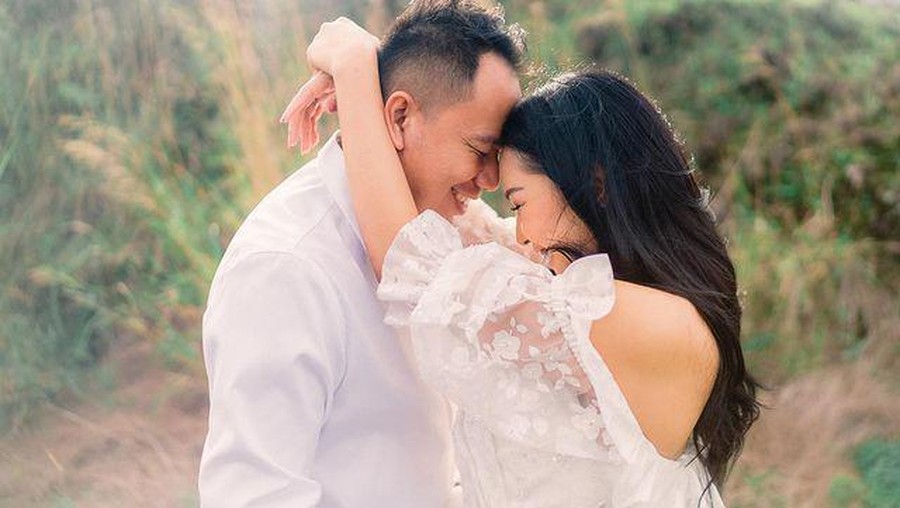 Vicky Prasetyo mengungkapkan unek-uneknya terhadap Kalina bahkan ia mengaku terpaksa menikahi Kalina. Yuk intip keromantisan mereka!