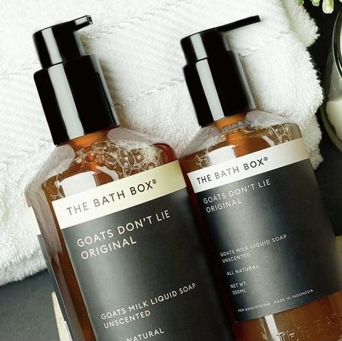 Bath outlet box soap