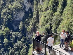 Adian Nalambok, Rest Area dengan View Mewah Danau Toba