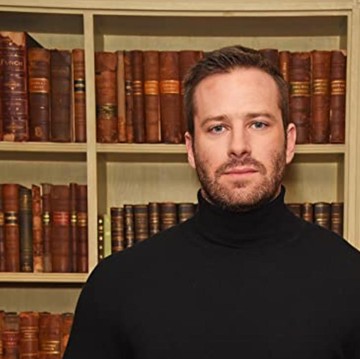 Armie Hammer Masuk Rehabilitasi Setelah Tuduhan Pelecehan Seksual
