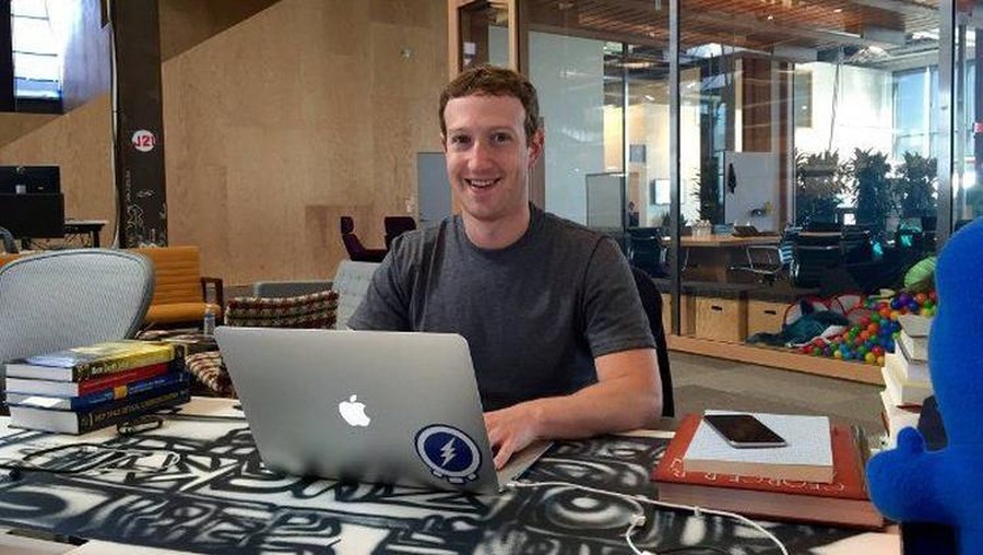 fotoinet Potret Sederhana Pendiri Facebook Mark Zuckerberg