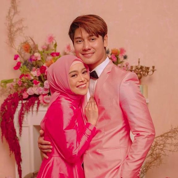 <p>Lesti Kejora dan Rizky Billar akhirnya melakukan lamaran hari ini, Minggu (12/6/2021). (Foto: Instagram @renzilazuardi)</p>