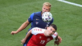 Babak I Euro: Denmark vs Finlandia Imbang, Eriksen Terjatuh