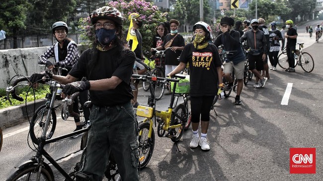 Sejumlah perwakilan Komunitas B2W telah bersepeda ke Balai Kota untuk beraudiensi dengan Pj Gubernur DKI hingga Kadishub DKI untuk memperjuangkan jalur sepeda.