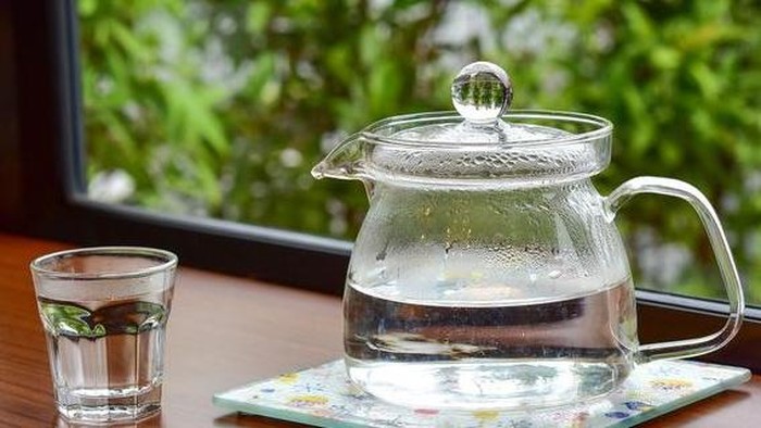 6 Manfaat Minum Air Hangat di Pagi Hari, Lakukan dengan Rutin!