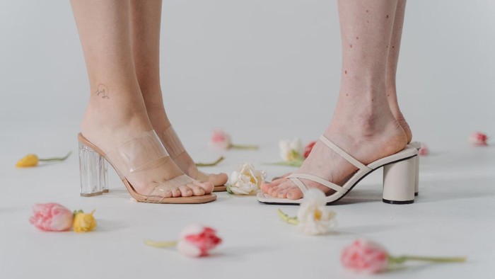 5 Model Sepatu Hak Tinggi yang Cocok Untuk Pemilik Kaki Lebar