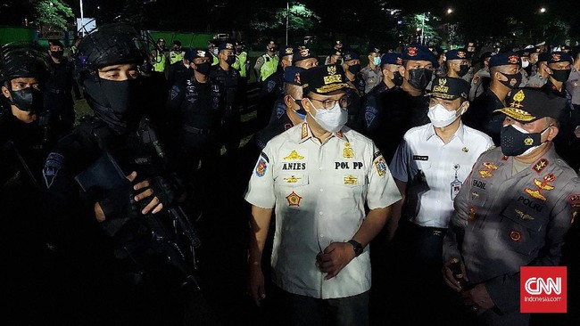 Anies mengaku tak akan lagi berkompromi dengan para pelanggar protokol kesehatan imbas peningkatan jumlah kasus Covid-19