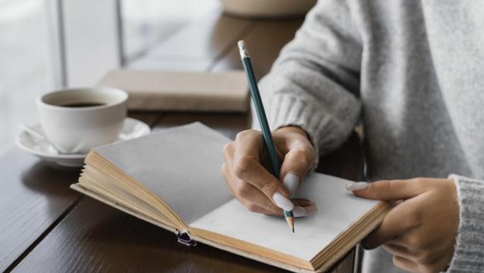 Letakkan Aksesoris Buatan Brand Lokal Ini di Meja Kerja Biar Makin Semangat Kerja