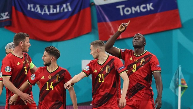Belgia unggul 2-0 atas Rusia di babak pertama dalam pertandingan Grup B Euro 2020 (Euro 2021), Minggu (13/6) dini hari waktu Indonesia.