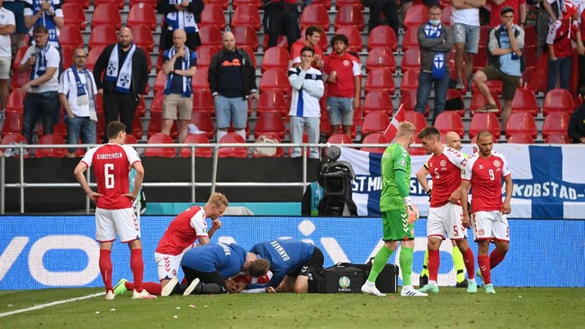 Sejumlah insiden penting, seperti Christrian Eriksen yang pingsan dan Cristiano Ronaldo dengan botol Coca-cola, mewarnai jalannya Euro 2020 sejauh ini.