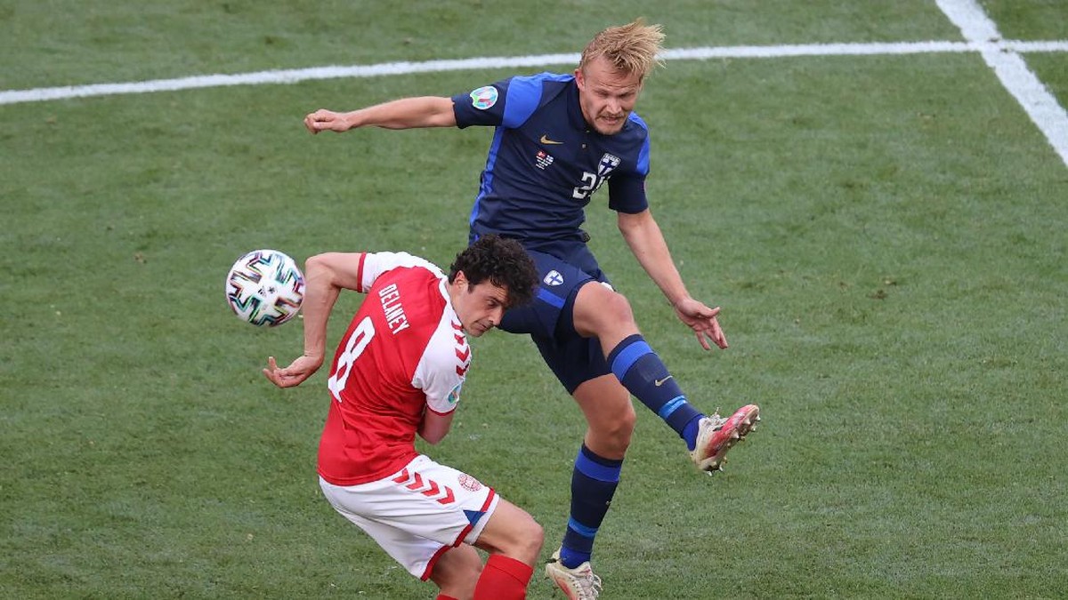 FOTO: Denmark Kalah, Eriksen Tetap Jadi Bintang