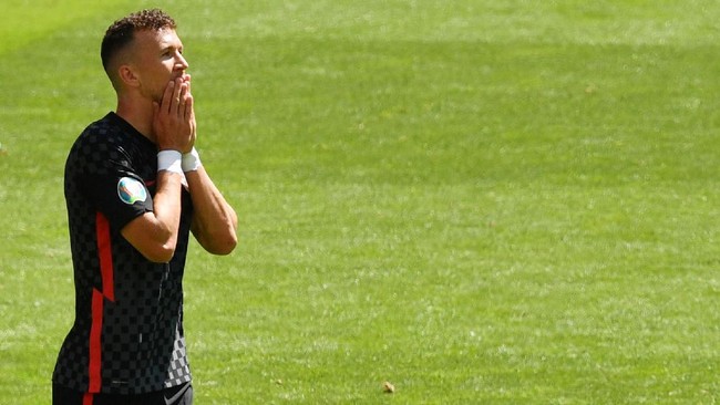 Penyerang timnas Kroasia, Ivan Perisic positif terinfeksi Covid-19 jelang pertandingan 16 besar Euro 2020 (Euro 2021) melawan Spanyol.