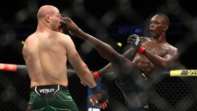 Hasil UFC 263: Adesanya Kalahkan Vettori