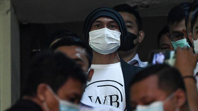 Anji meminta maaf setelah dirinya ditetapkan sebagai tersangka dalam kasus penyalahgunaan narkoba jenis ganja.