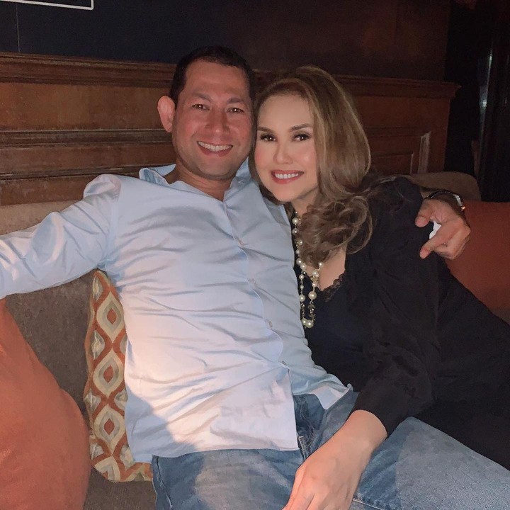 <p>Sejak menikah dengan Thariq Eben, rumah tangga Cindy Claudia terlihat jauh dari kabar miring. Keduanya bahkan menikmati kemesraan mereka bak pengantin baru. (Foto: Instagram: @cindyclaudiaofficial)</p>