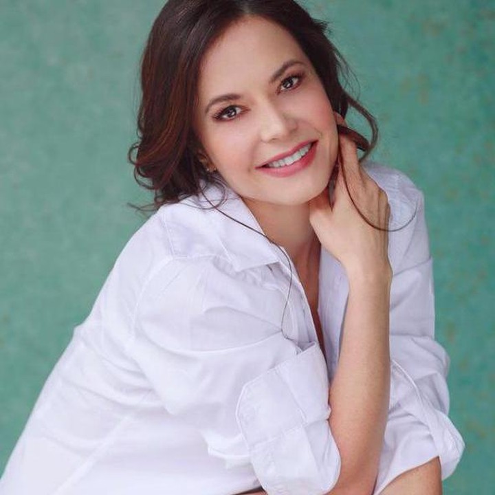 <p>Bunda masih ingat dengan telenovela Kassandra? Pemeran utamanya Coraima Torres kini masih cantik dan awet muda lho. (Foto: Instagram @lacoraima)</p>