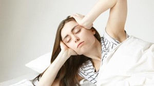 Jangan Dibiasakan, Ini 5 Efek Buruk Tidur Siang Terlalu Lama