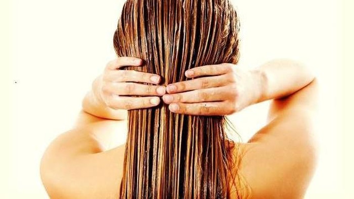 Tidak Boleh Keramas saat Menstruasi? Mitos atau Fakta?