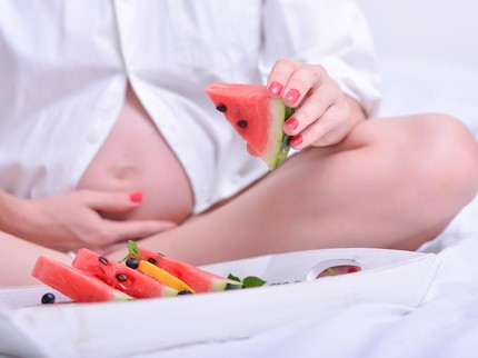 10 Manfaat Semangka untuk Ibu Hamil, Atasi Sembelit hingga Morning Sickness