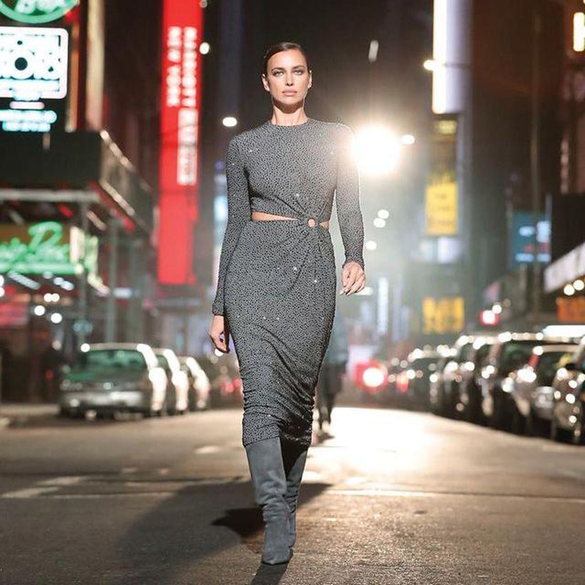 Kanye West kini menjalin hubungan baru dengan Irina Shayk&period; Yuk kita intip potret Irina yang tak kalah seksi dengan Kim Kardashian&excl;