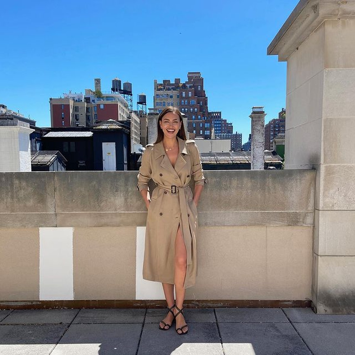 Kanye West kini menjalin hubungan baru dengan Irina Shayk&period; Yuk kita intip potret Irina yang tak kalah seksi dengan Kim Kardashian&excl;