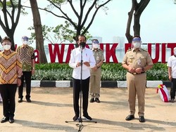 Didampingi Anies-Menkes, Jokowi Tinjau Vaksinasi COVID-19 di Waduk Pluit