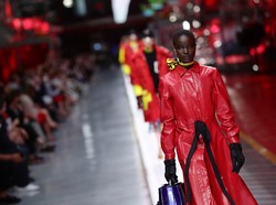 Ferrari Banting Setir ke Dunia Fashion, Pabrik Supercar Jadi Catwalk