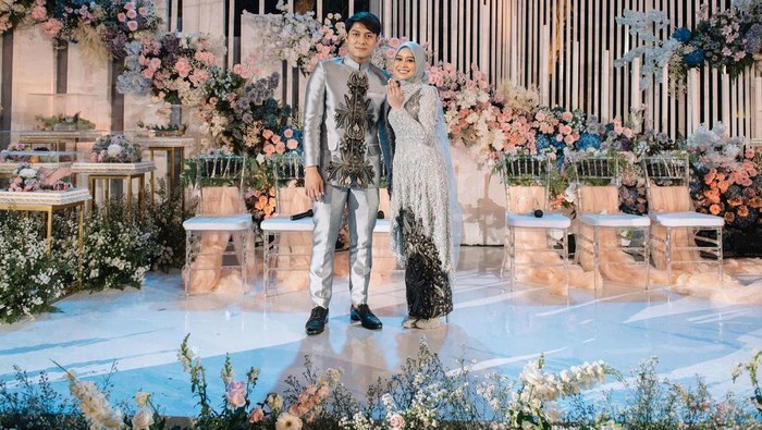 Lesti Kejora Resmi Dilamar Rizky Billar Lesti Kejora Resmi Dilamar Rizky Billar