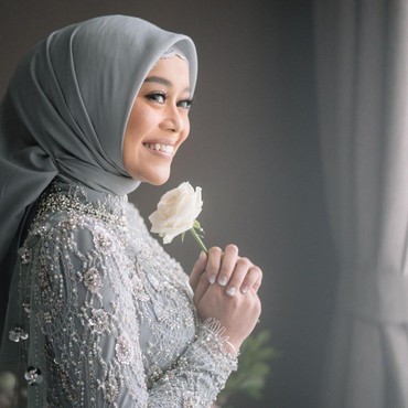 Baju Lamaran Disebut Mirip Dinda Hauw, Ini Kata Lesti Kejora