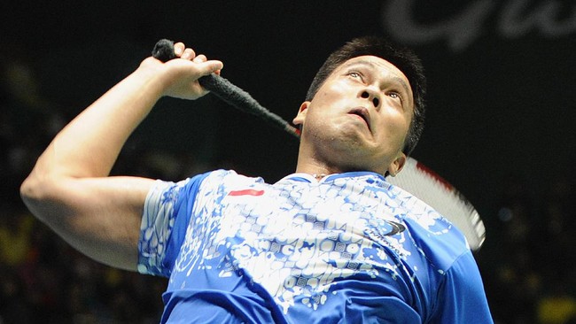 Legenda badminton Indonesia Markis Kido terkenal memiliki skill pukulan jumping smash keras saat masih aktif sebagai pemain.