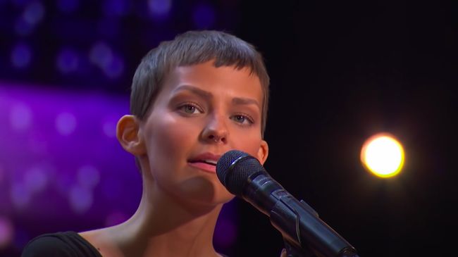 Peserta America's Got Talent (AGT) Nightbirde yang merupakan penyintas kanker dan sempat viral beberapa waktu lalu, meninggal dunia pada usia 31 tahun.