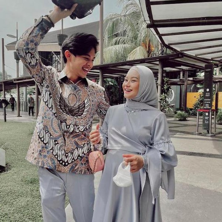 <p>Dinda Hauw dan Rey Mbayang kini siaga mempersiapkan kelahiran buah hati pertama mereka, Bunda. (Foto: Instagram @dindahauw)</p>