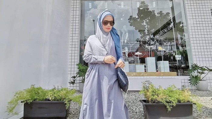 Gaya hijab Ghaida Tsurayya.