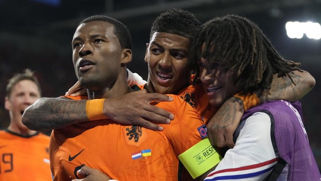 Belanda menang dramatis 3-2 atas Ukraina dalam laga Grup C Euro 2020 (Euro 2021) di Stadion Johan Cruyff Arena, Senin (14/6) dini hari waktu Indonesia.