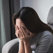 Merasa Hampa dan Sulit Mengekspresikan Diri? Kenali Istilah Emotional Numbness dan Cara Mengatasinya