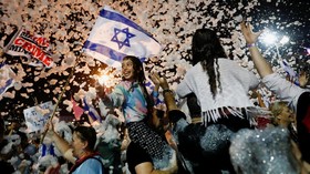 FOTO: 'Bibi Ciao' Mengantar Kelengseran Benjamin Netanyahu