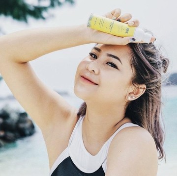 Beauty Hacks: Reapply Sunscreen Saat Memakai Makeup Tanpa Bikin Whitecast