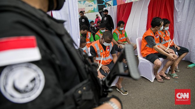 Pemerintah berencana melakukan rehabilitasi arapidana kasus narkoba sebagai solusi kelebihan kapasitas di seluruh penjara di Indonesia.
