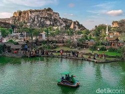10 Wisata Gresik yang Sayang Dilewatkan, Keindahan Alam hingga Sejarah