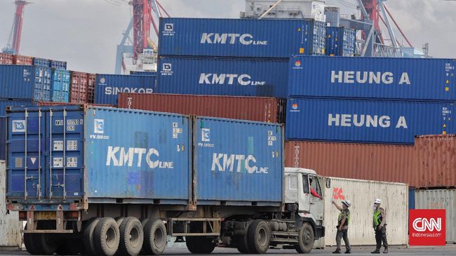 Loading and unloading traffic jams at Tanjung Priok after extortion is brushed off