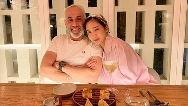 Bunga Zainal Bongkar Urusan Ranjang dengan Suami yang Lebih Tua 18 Tahun