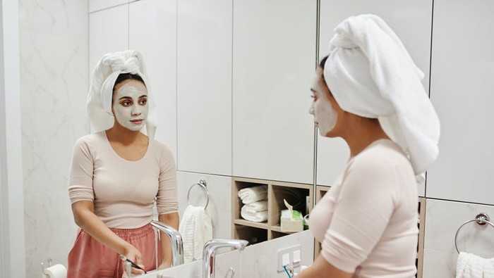 Manfaat Clay Mask Terhadap Kulit, Efektif Bikin Pori-Pori Bersih dan Mengecil Manfaat Clay Mask Terhadap Kulit, Efektif Bikin Pori-Pori Bersih dan Mengecil