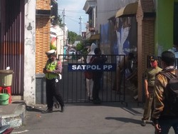 Satu Gang di Kota Mojokerto Lockdown Usai 4 Warga Meninggal Positif COVID-19