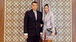 Jadi Istri Polisi, Gaya Elegan Uut Permatasari Saat Kondangan Ikut Disorot