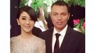 Gaya Uut Permatasari Ibu Bhayangkari Jadi istri Kapolres, Uut Permatasari disorot. Yuk kita intip gaya ibu bhayangkari ini saat kondangan bersama suami!